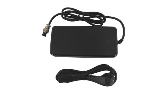 GT2000 lader 54,6V 4,5A
